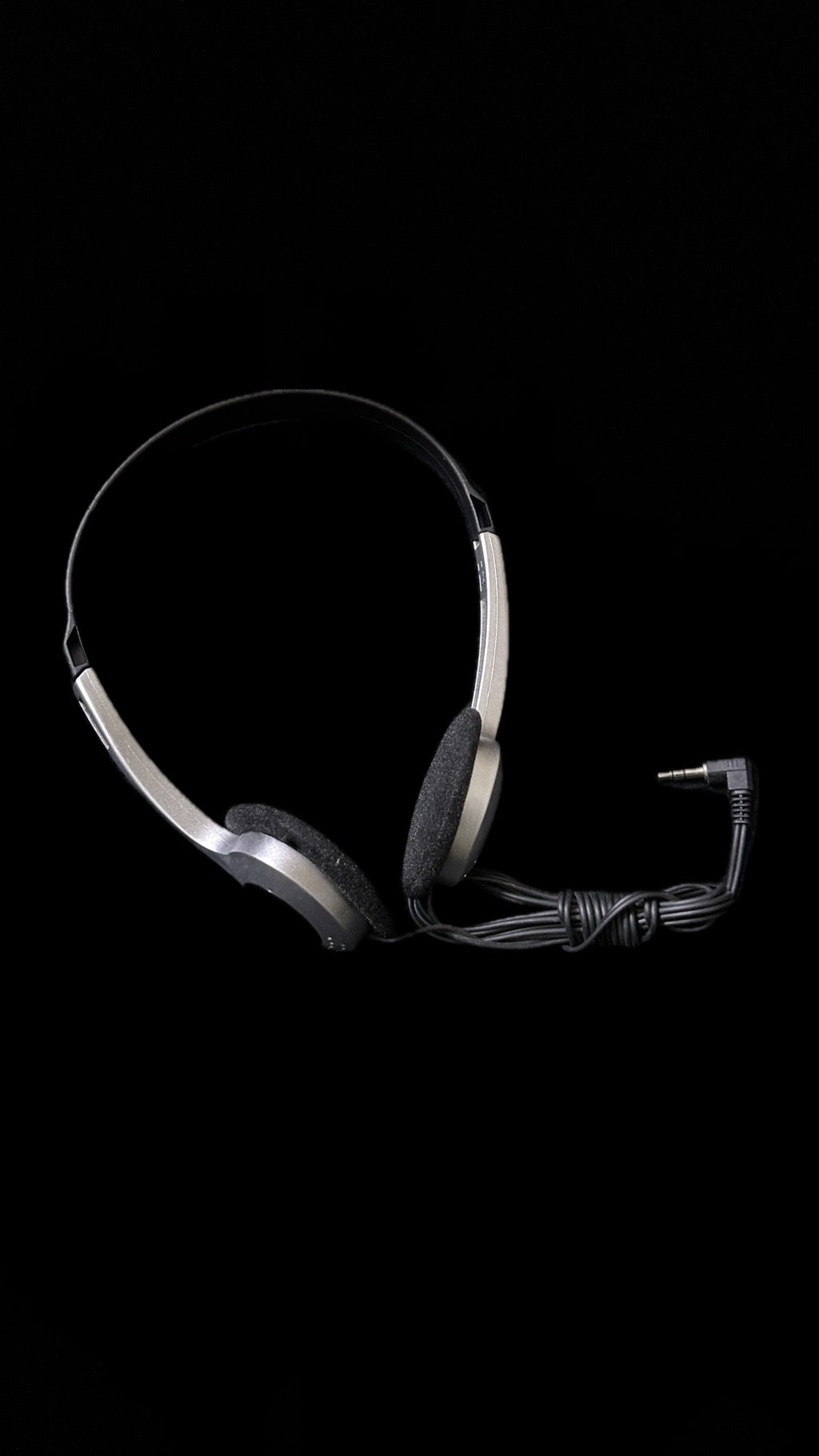 Wired on headphones (3 mm)